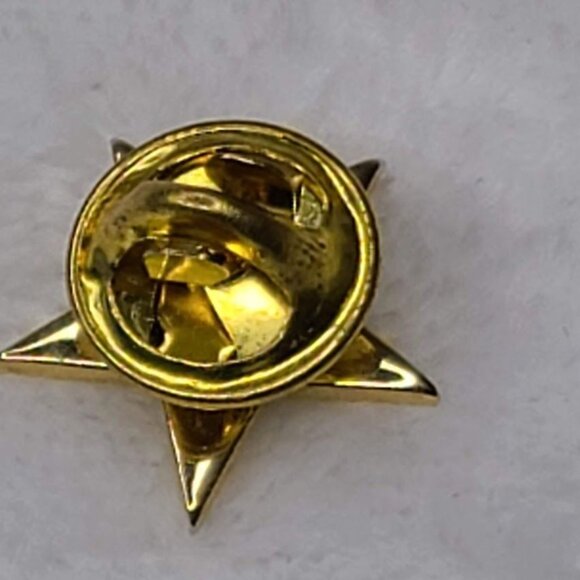 Gold Star Lapel Tack Pin 5 Point Metallic Gold Tone Flat - Picture 5 of 7